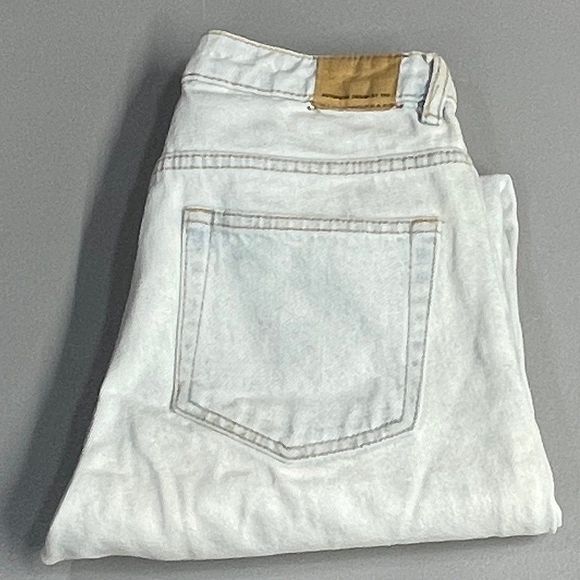 Trafaluc by Zara High Rise Junior's Size 12 Light Acid Wash W24/L28 Inseam jeans - Picture 1 of 8
